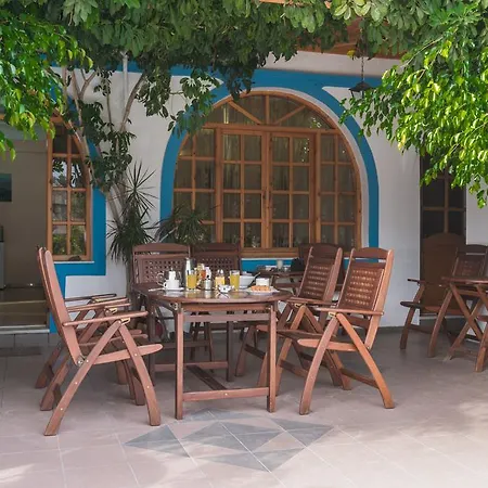 Πανσιόν μαργαρίτα Καρτεράδος